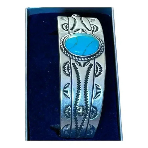 Montana Silversmiths Into The Blue Silver And Turquoise Cuff Bracelet. New - Picture 1 of 6